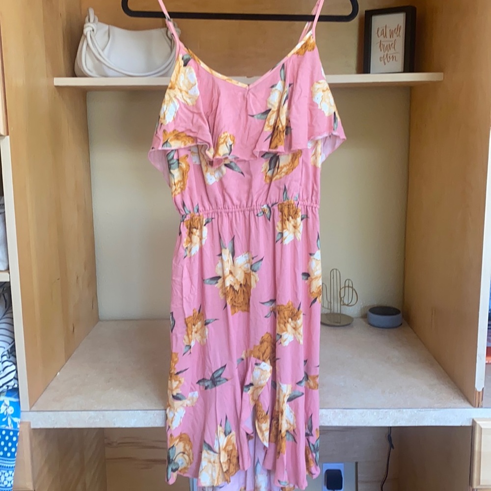 Floral summer dress with beautiful lace up back